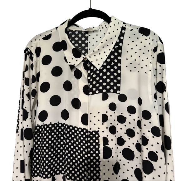 Calvin Klein XL polka dot button down blouse. Excellent condition. like New. - Picture 4 of 7